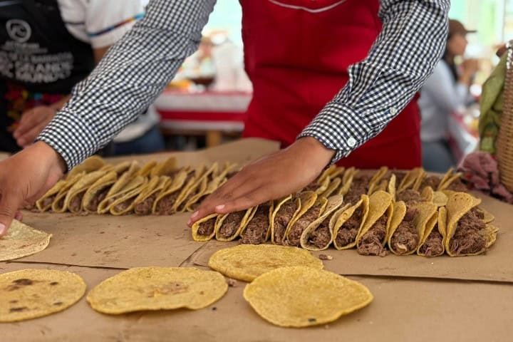 7. Línea de tacos de barbacoa. Foto - Hidalgo Travel (Facebook)