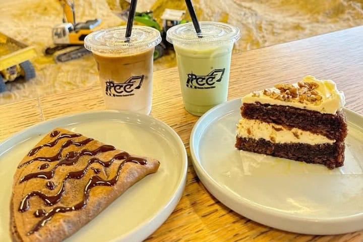 6. Crepa, Pastel y Bebidas servidas en RC Cities Dubái. Foto - @rccities (Instagram)