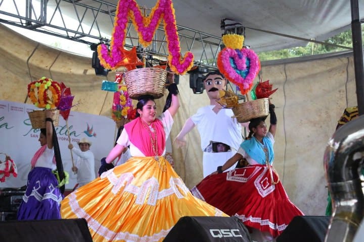 7. Danza típica en el Festival del Elote. foto - Estado del tiempo