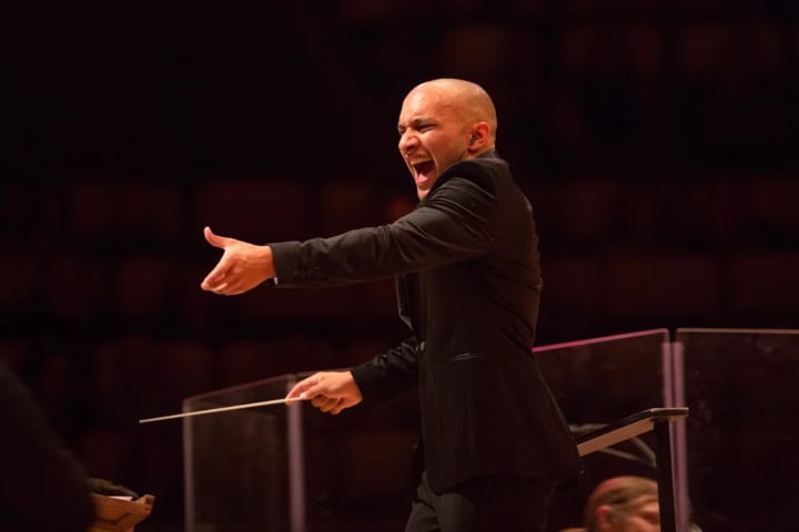 7. Christopher Dragon en Colorado Symphony. Foto - www.dragonconducts.com