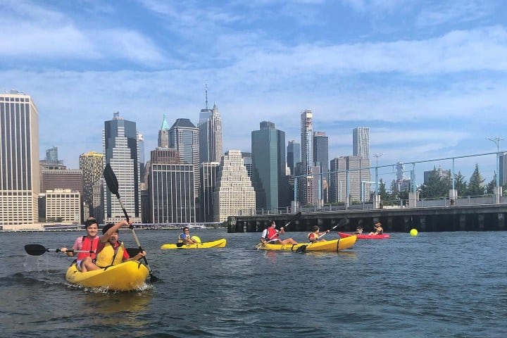 8. Kayak en Brooklyn Bridge Park Boathouse. Foto - @bbpboathouse (Instagram)