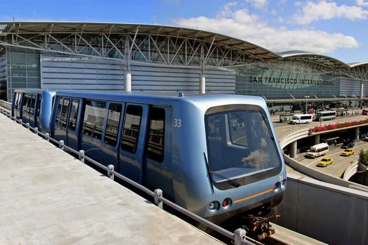 8. AirTrain. Foto – Railway-News