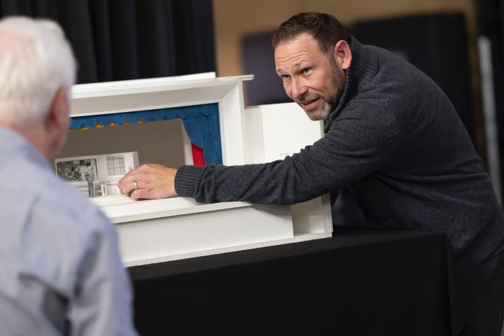 9. Creación del prototipo de “Walt Disney – A Magical Life". Foto - WDW News Today
