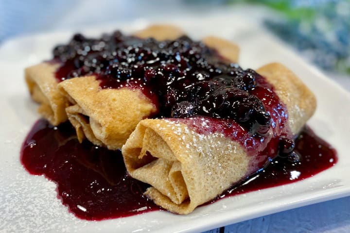 9. Blintzes. Foto - Pebbles and Toast