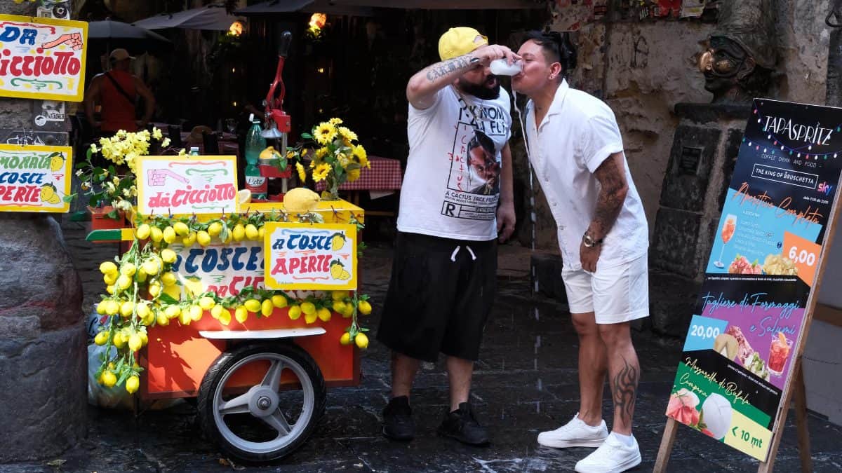 LA LIMONADA EXPLOSIVA DE NÁPOLES, ITALIA