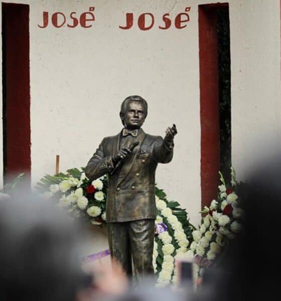 LA NAVE DEL OLVIDO, TOUR POR LA VIDA DE JOSÉ JOSÉ