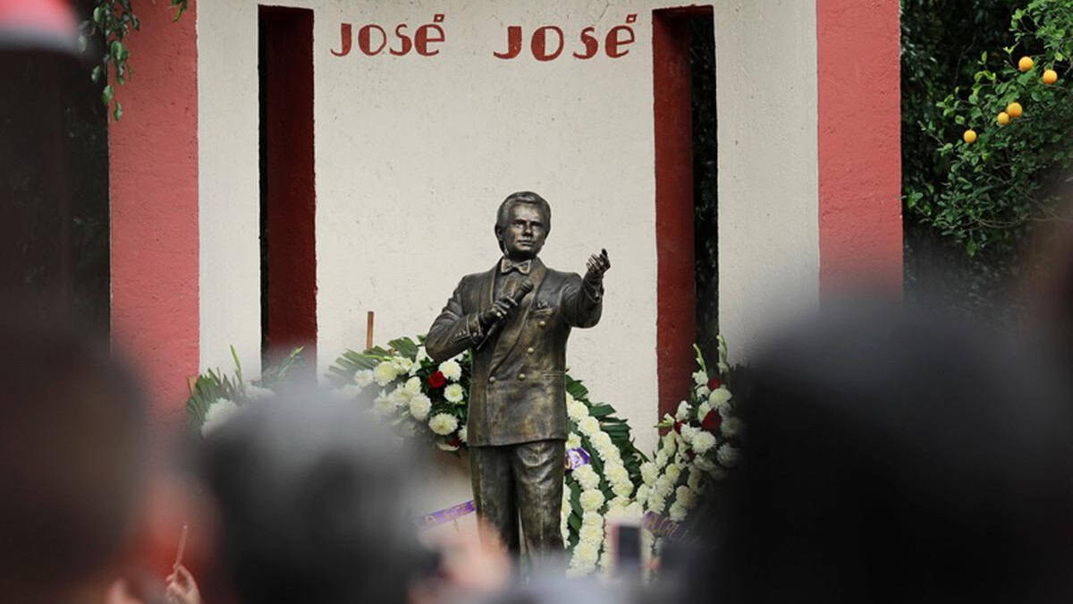 LA NAVE DEL OLVIDO, TOUR POR LA VIDA DE JOSÉ JOSÉ