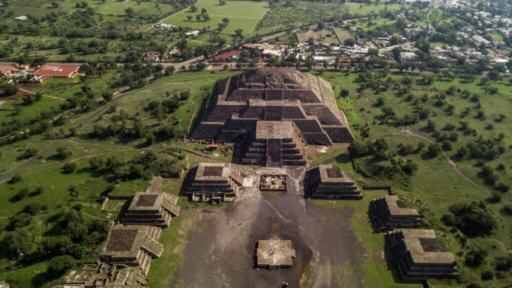 PIRAMIDE DE LA LUNA