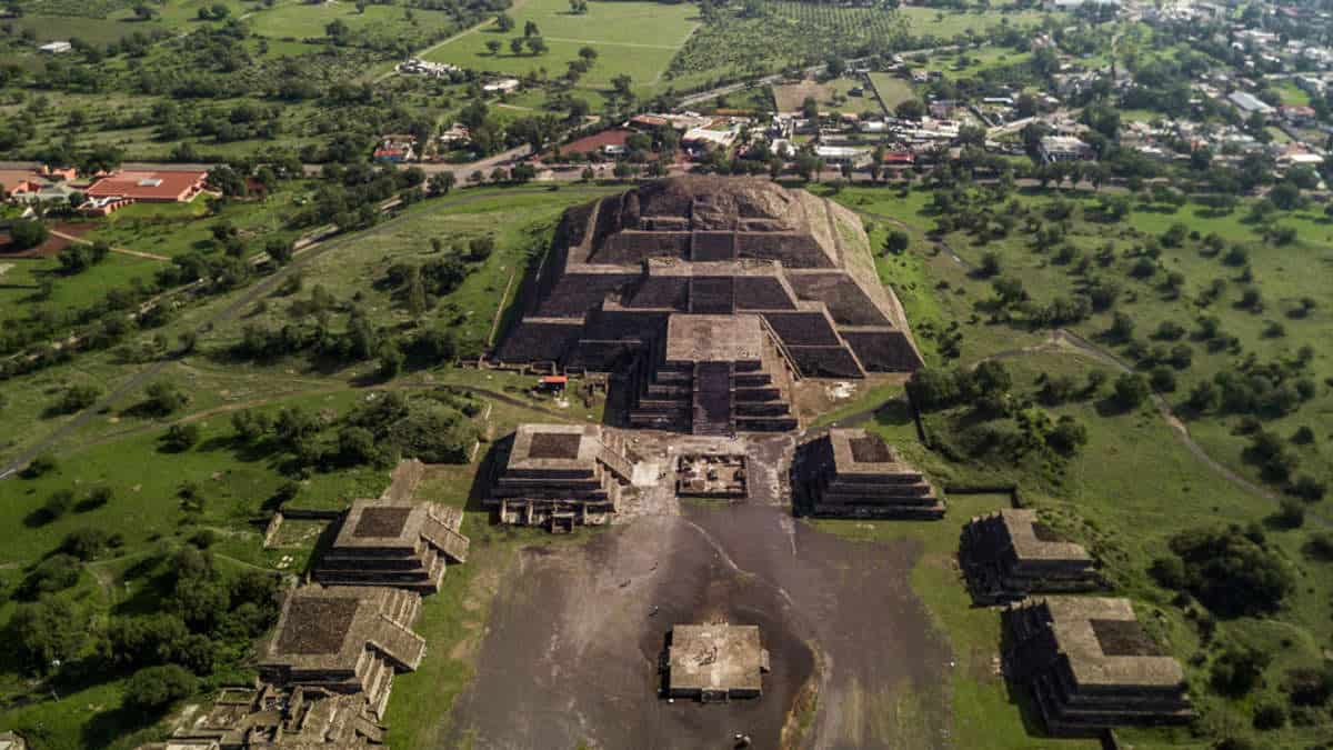 PIRAMIDE DE LA LUNA