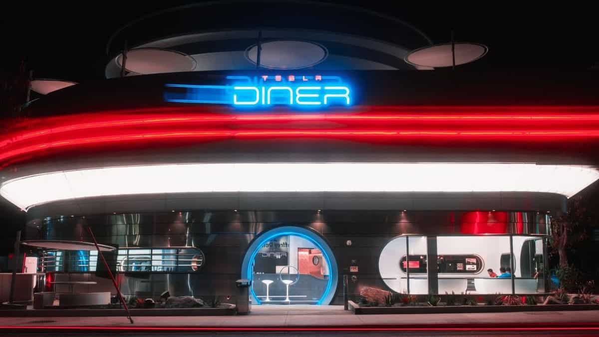 TESLA DINER