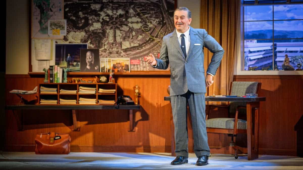 WALT DISNEY A MAGICAL LIFE EN DISNEYLAND, CALIFORNIA
