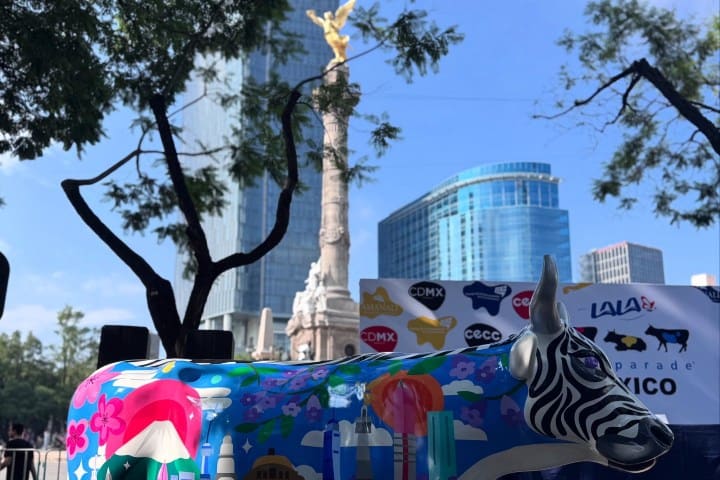 1. Vaca de “El Arte que Nutre” . Foto - @CowParadeMX (X)