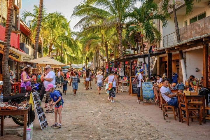 1. Calle de Sayulita, Nayarit. Foto - Alamy