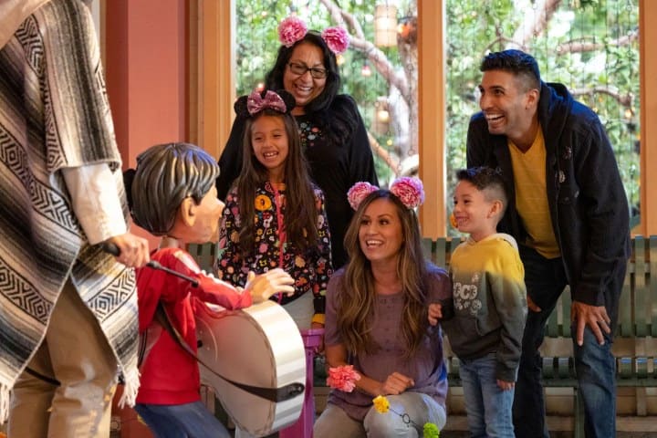 1. Experiencia de Coco en Disney Resort. Foto - Disneyland (Día de Muertos)
