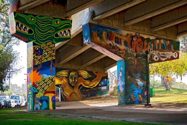 16. Murales en el Parque Chicano. Foto - Alamy
