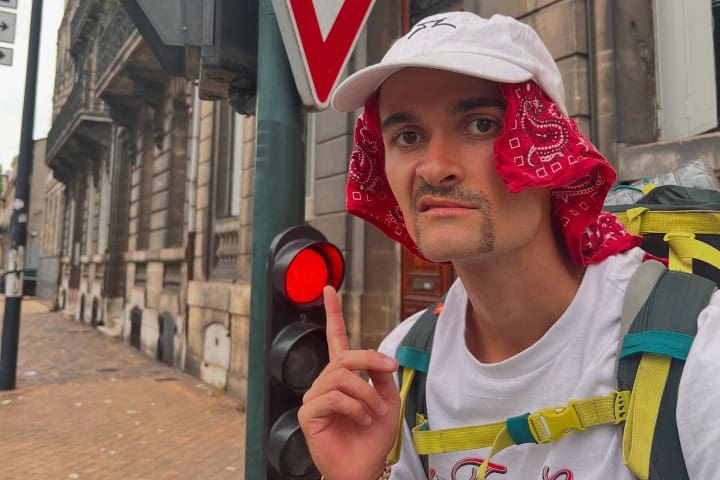 17. Gorka durante el proyecto, de España a París en Patinete. Foto - @gorka_lasa (Instagram)