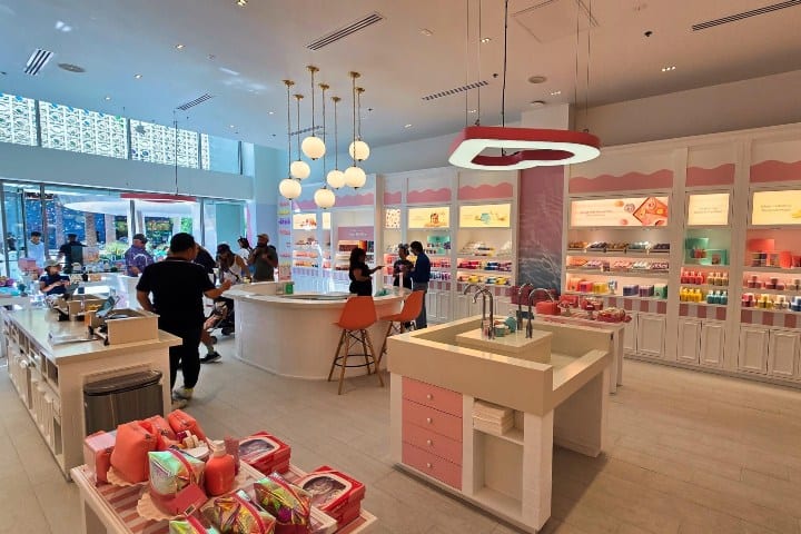 2. Interior de la boutique de Nectar Life en el Downtown Disney District. Foto - MiceChat