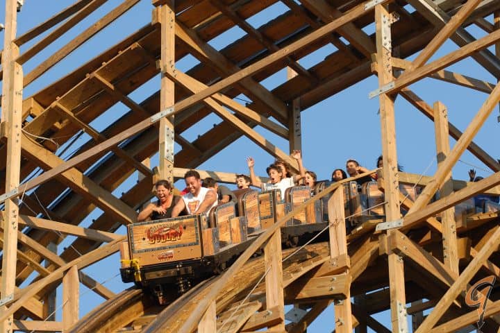 2. Boardwalk Bullet, montaña rusa en Kemah Boardwalk. Foto - The Gravity Group