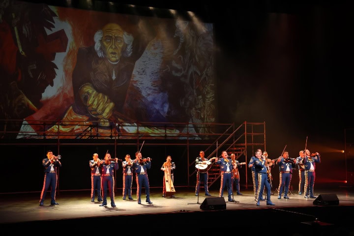 3. Mariachis en el Conjunto Santander de Artes Escénicas. Foto - Mariachi Jalisco