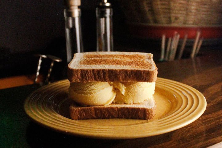 3. Sándwich de helado. Foto - @losputlas (Instagram)