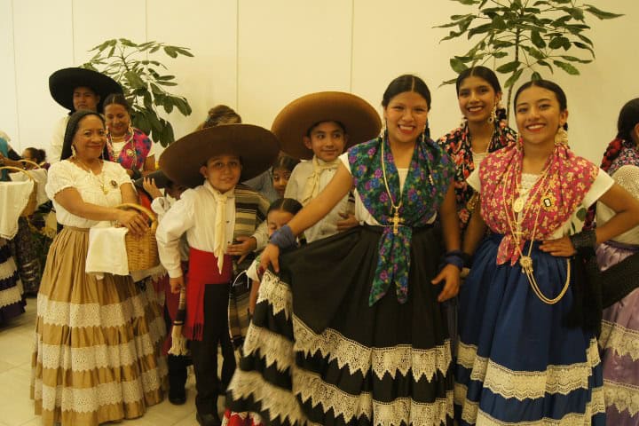 3. Grupo oaxaqueño que acompaño la inauguración de Odisea México. Foto - Gus Espinosa