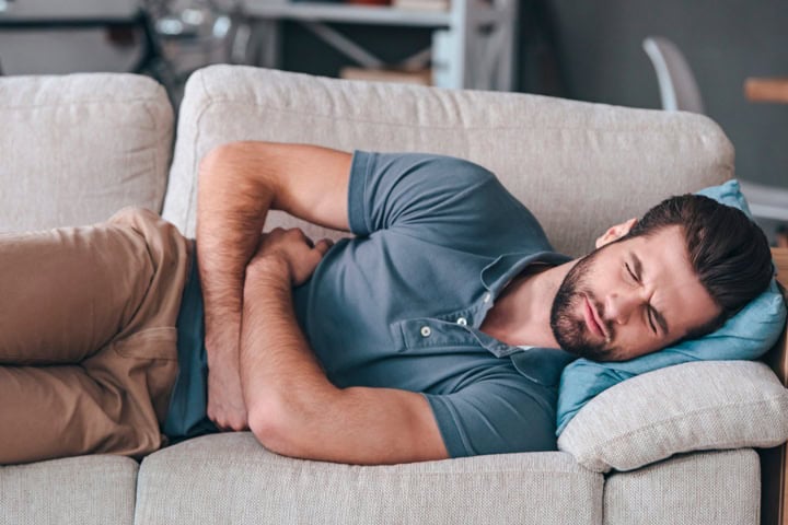 3. Persona con dolor de estómago. Foto - Recoletas Salud