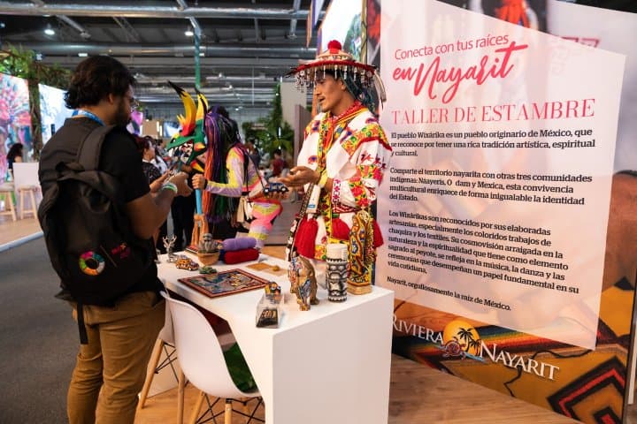 4. Spot de la comunidad Wixárika para taller de estambre en evento turístico. Foto - Archivo Nayarit