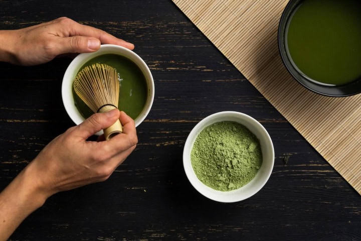 4. Preparación del matcha. Foto - Alamy