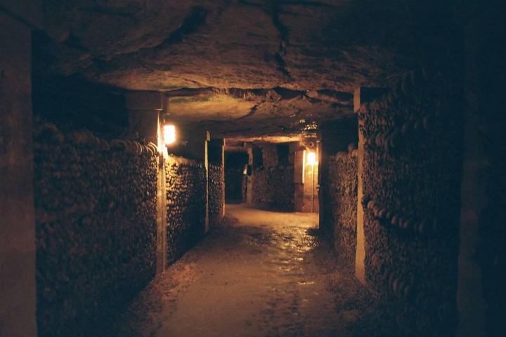 4. Catacumbas de París. Foto - Alamy