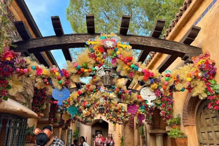 5. Rancho del Zócalo con decoraciones del Día de Muertos. Foto - Daps Magic
