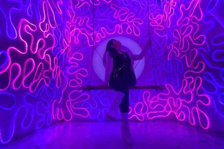 5. Sala de columpio y luces. Foto - @pame_sancarde (Instagram)