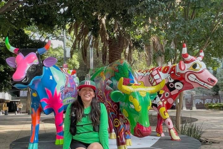 6. Visitante en la CowParade 2025. Foto - @lucyredskywalker (Instagram)