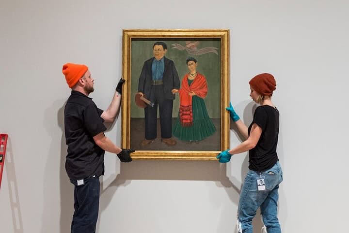 Frieda and Diego Rivera de Frida Kahlo en SFMOMA. Foto – SFMOMA San Francisco Museum of Modern Art (Facebook)