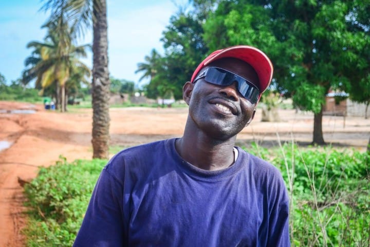 7. Hombre con lentes de sol. Foto - Alamy