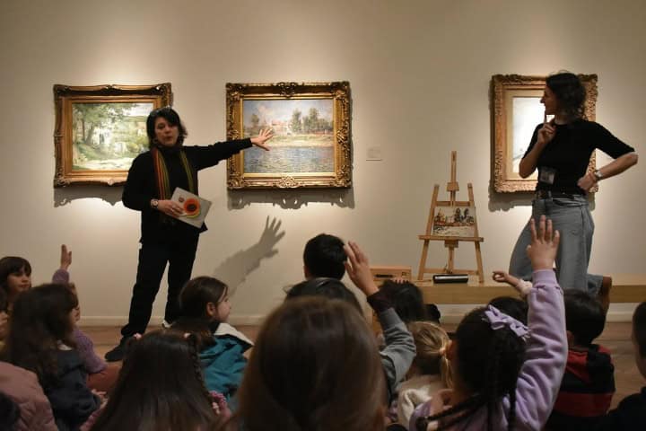 8. Plática de arte a niños en el Museo Nacional de Bellas Artes. Foto - @bellasartesargentina (Instagram)
