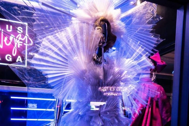 8. Vestido Viviente de Lady Gaga en Haus of Gaga. Foto - Alamy