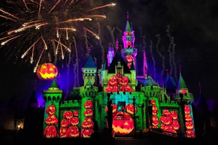 8. Halloween Screams, espectáculo de fuegos artificiales. Foto - MouseInfo.com (Día de Muertos)