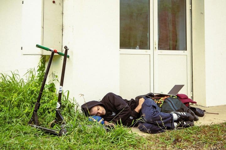 9. Gorka durmiendo en la calle. Foto - @gorka_lasa (Instagram)
