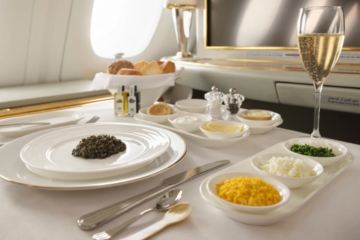 9. Caviar servido en Emirates. Foto - The Independent