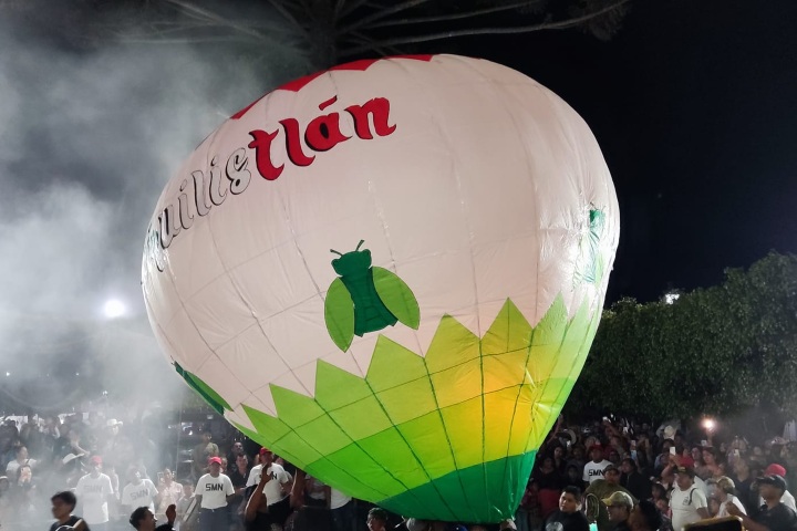 9. Globo de cantoya gigante en el Festival del Globo en Chiquilistlán. Foto - Adolfo Avila Bautista (Facebook)
