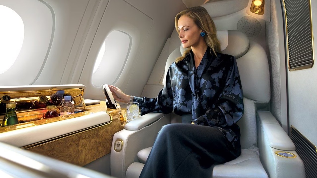 EMIRATES FIRST SE RENUEVA