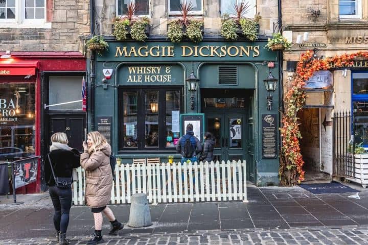 10. Maggie Dickson's Pub. Foto - Alamy