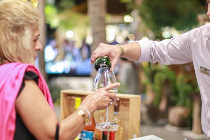 10. Vino en la inauguración del FGI. Foto - @festivalgourmet (Instagram)