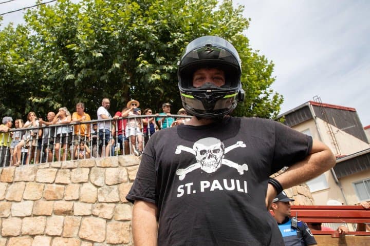 10. Participante en el Boloencierro con casco de moto. Foto - Getty Images