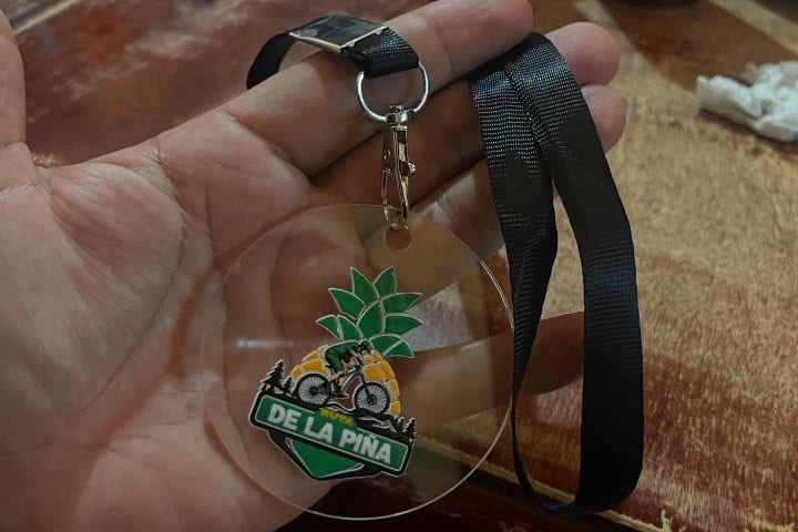 10. Medalla de la Ruta de la Piña 2025. Foto - @jeduardocc0 (Instagram)