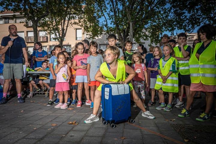 11. Campeonato Mundial de Lanzamiento de Maletas categoría infantil. Foto - El Periódico