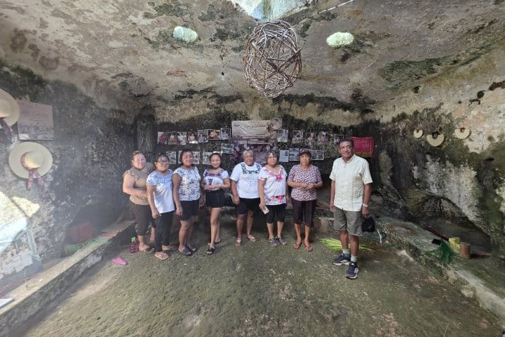 11. Artesanas de la Cueva del Sur. Foto - Jonathan Moreno