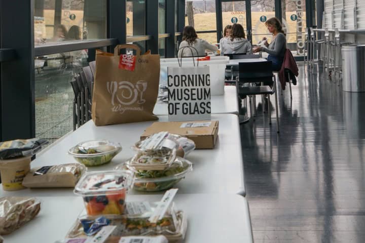 13. Cafetería en el Museo del Vidrio de Corning. Foto - Corning Museum of Glass (Facebook)