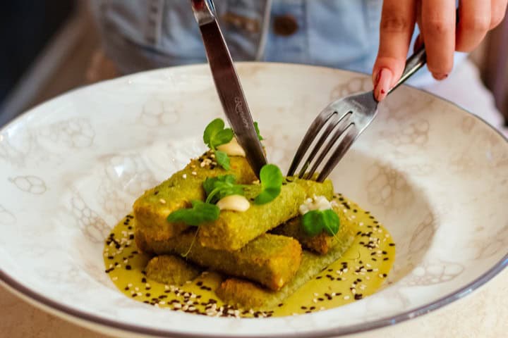 14. Queso al cilantro servido en Orangerie. Foto - Orangerie (Facebook)