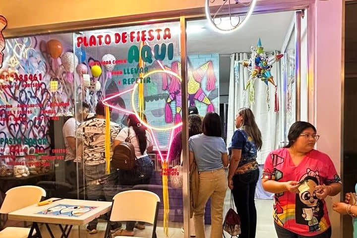 2. La Piñata. Foto - La Central Mx (Facebook)